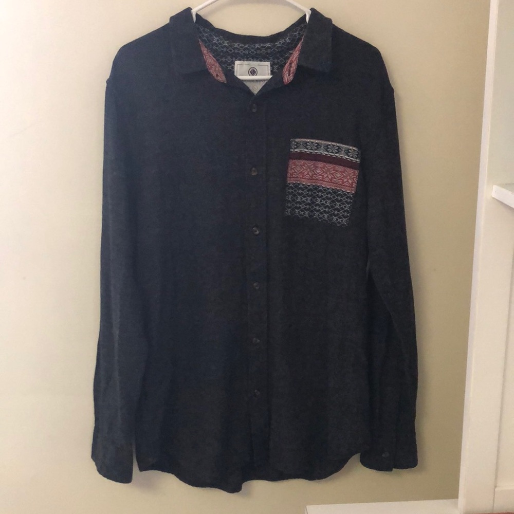 Men’s large button up red, navy and gray